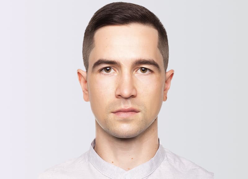 Roman, Solidity expert
