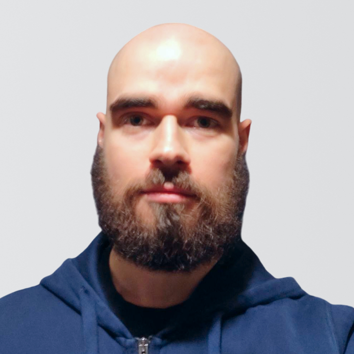 Alex "Unbreakable", Frontend